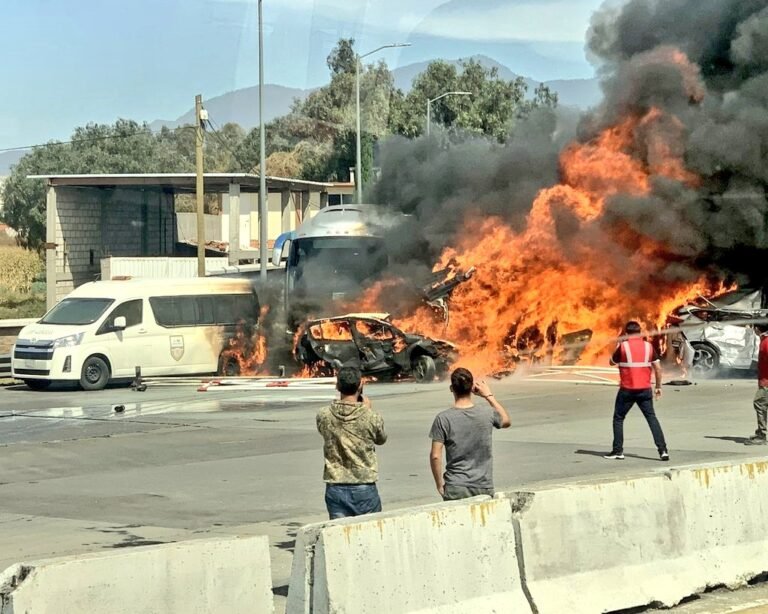 Al menos 15 muertos tras accidente en el México-Puebla