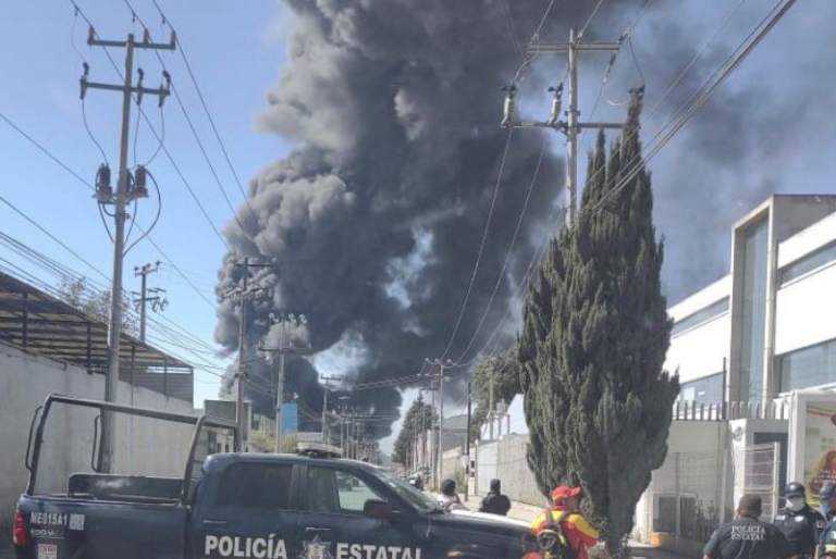 Tras cinco horas, controlan incendio en fábrica de Lerma
