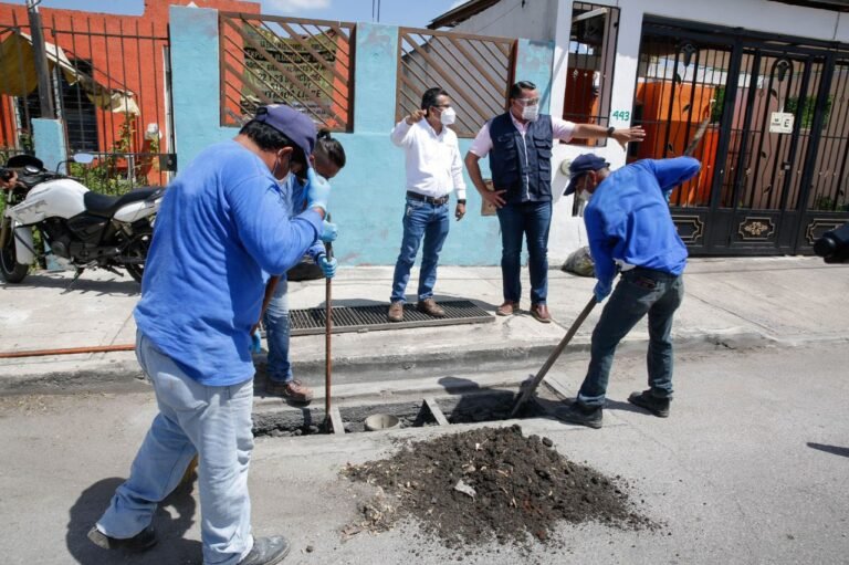 Ayuntamiento implementa brigadas para evitar acumulación de agua en las calles de Mérida