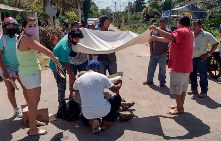 Abuelito tricitaxista provoca carambola en Oxkutzcab, Yucatán