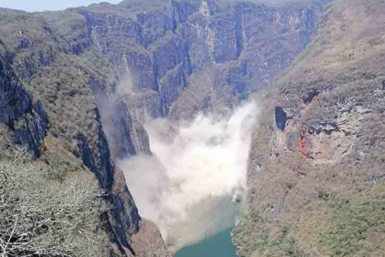 Así fue el impactante momento en que una pared del Cañón del Sumidero se desprendió