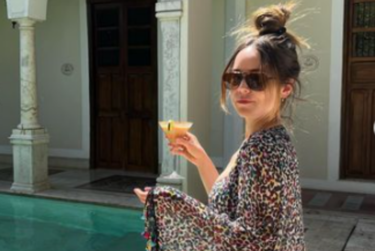 Camila Sodi revela el nombre de su nuevo personaje desde un cenote en Yucatán: FOTO