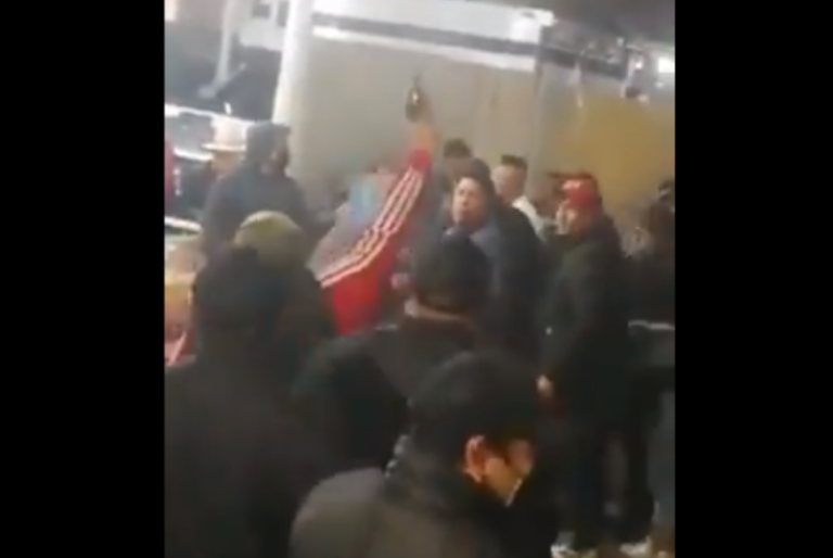 Comerciantes del tianguis de San Martín Texmelucan protagonizan riña; hay cuatro lesionados