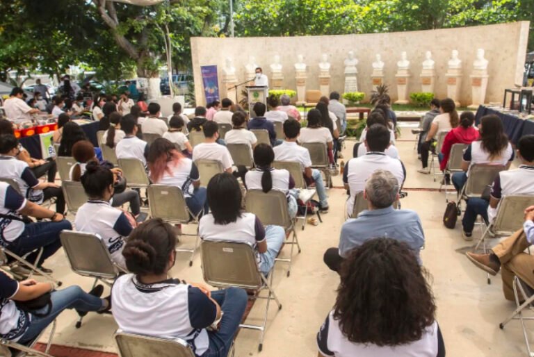Académicos difunden aportaciones y vigencia de modelos de la historia de la Educación en Yucatán