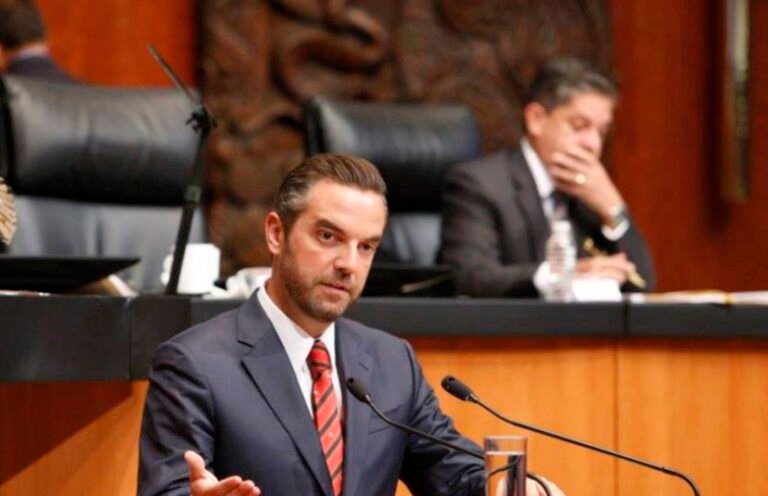 Juez desecha amparo de exsenador Lavalle Maury por cuentas bancarias de excolaborador