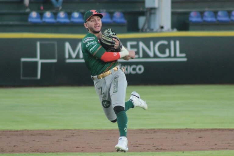 Leones vienen de atrás y gana el primero de la serie a Puebla