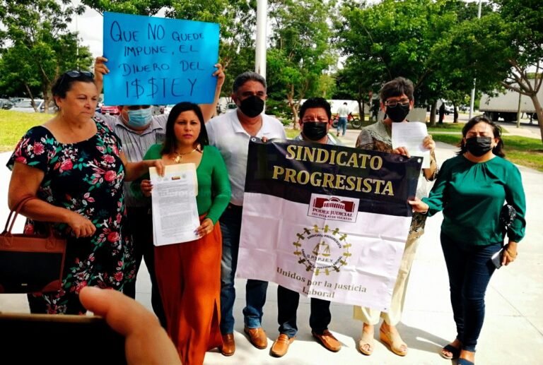 PIDEN ESCLARECER EL QUEBRANTO DEL ISSTEY , SINDICATOS Y ORGANIZACIONES ENTREGAN OFICIO AL CONGRESO