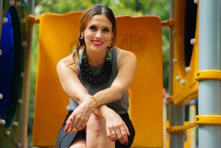 Invitan a conocer “El Acto de Nombrar”, de Elena Bazán