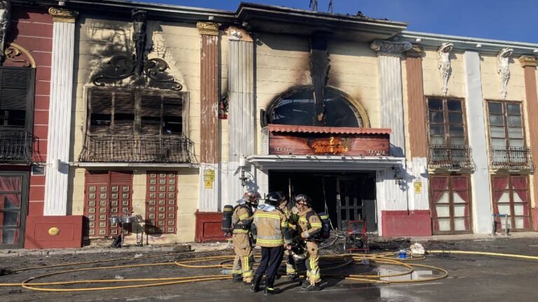 Incendio en complejo de discotecas en España. al menos 10 muertos