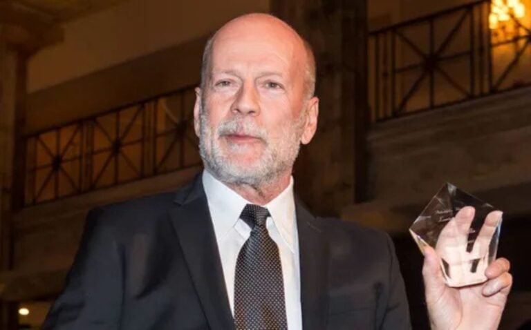 Mensaje de Emma Heming genera confusión sobre Bruce Willis, pero el actor sigue con vida