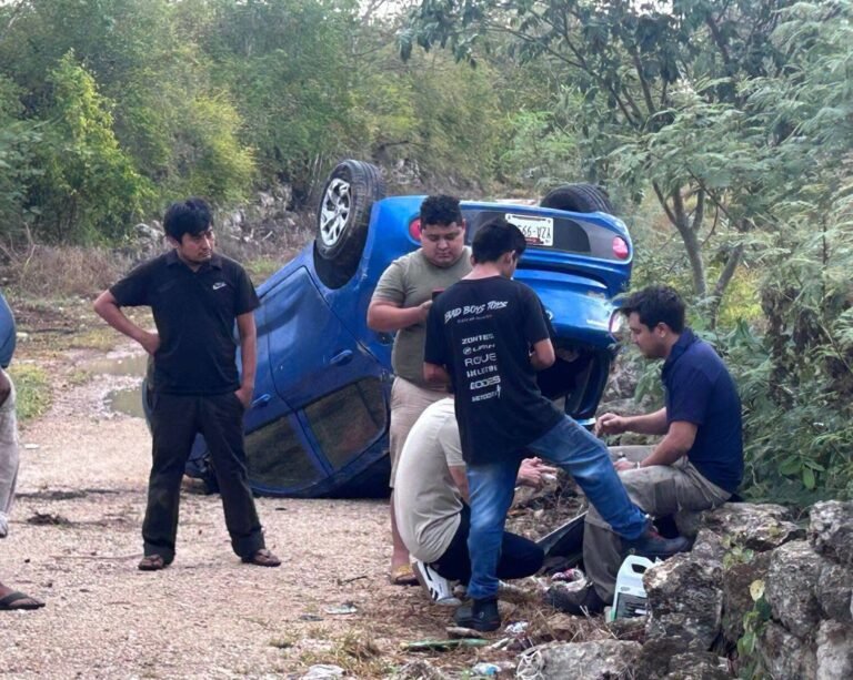 Cinturón de seguridad salva a conductor tras espectacular accidente en la Mérida–Motul