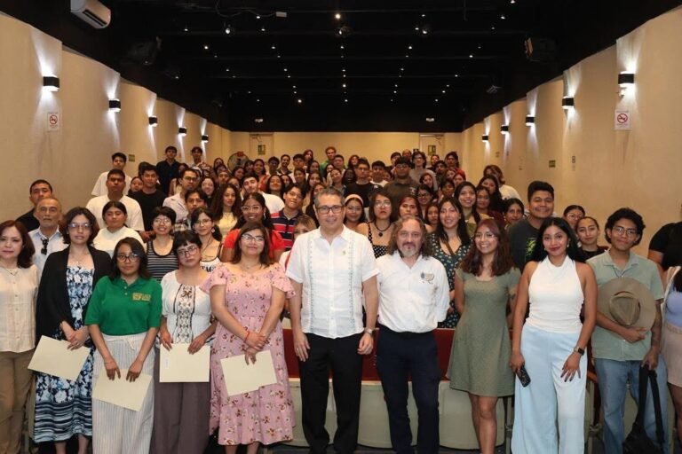 UADY impulsa formación científica con más de 400 estudiantes en programas de investigación de verano
