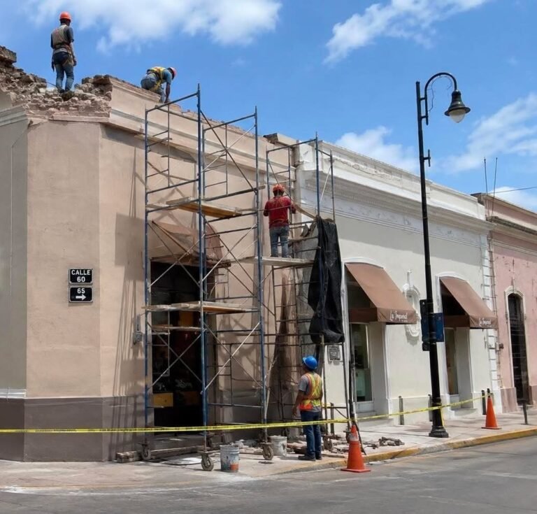 Inician rehabilitación de inmueble en el Centro de Mérida tras colapso parcial de techo