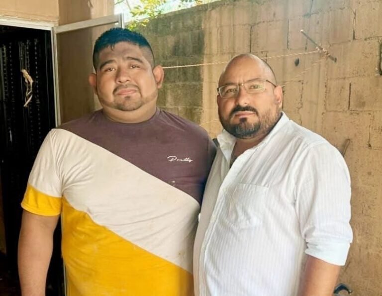 Edwin Bojórquez atiende reporte de panadero que perdió su mercancía tras percance en Kanasín